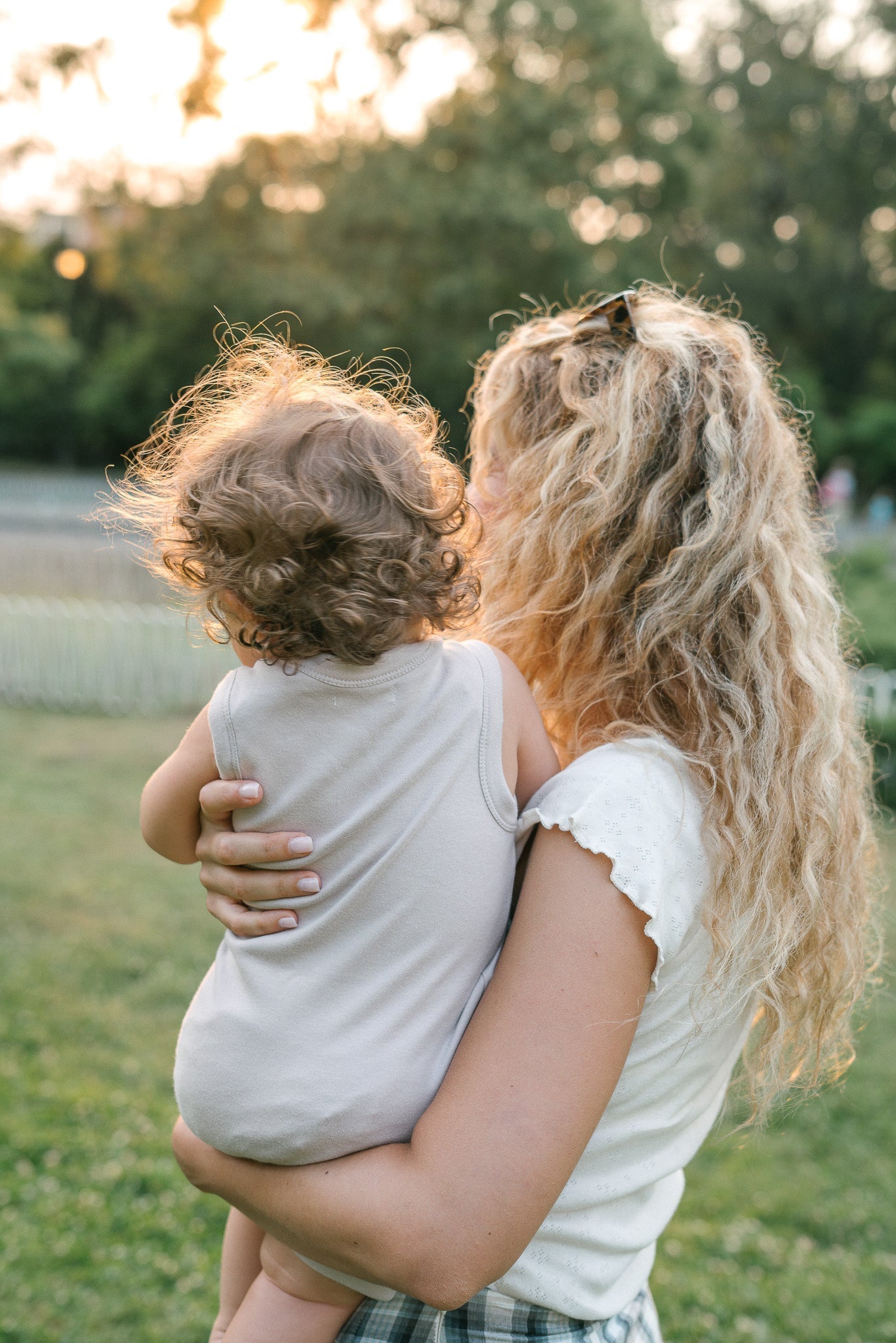 Mentalni teret roditelja: zašto se ne možemo odmoriti ni kada imamo priliku