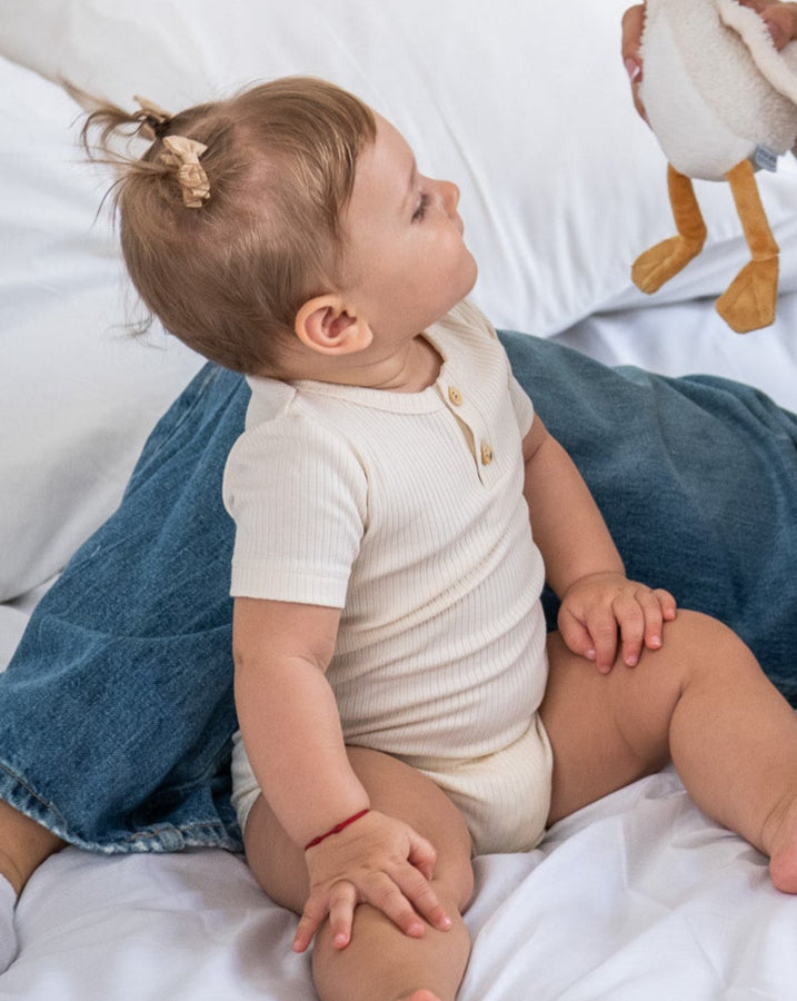 Ribbed body with short sleeves - cream