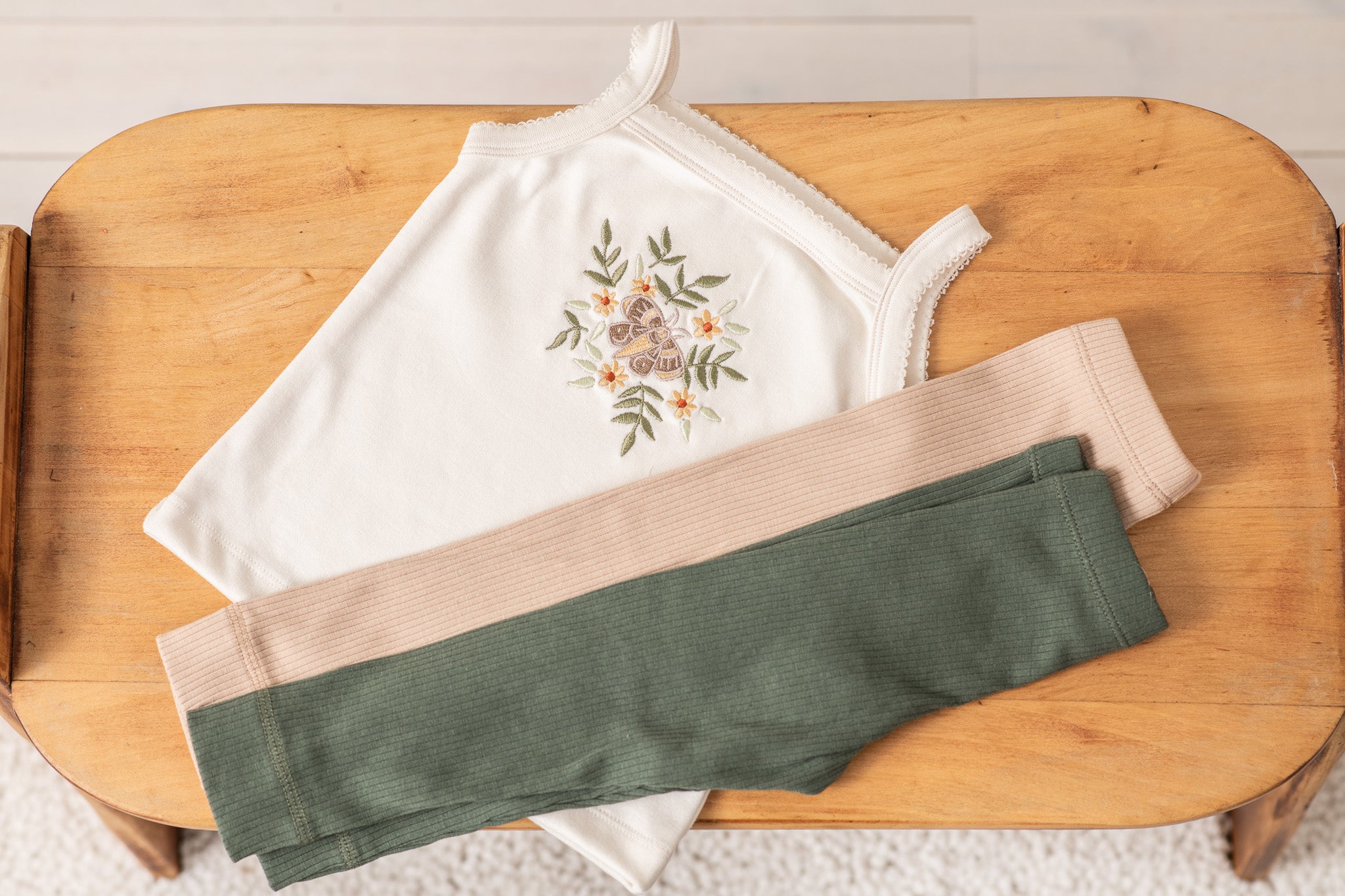 Majica na bretele sa vezom