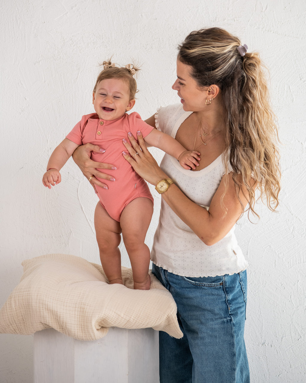 Rebrasti bodi kratkih rukava - losos