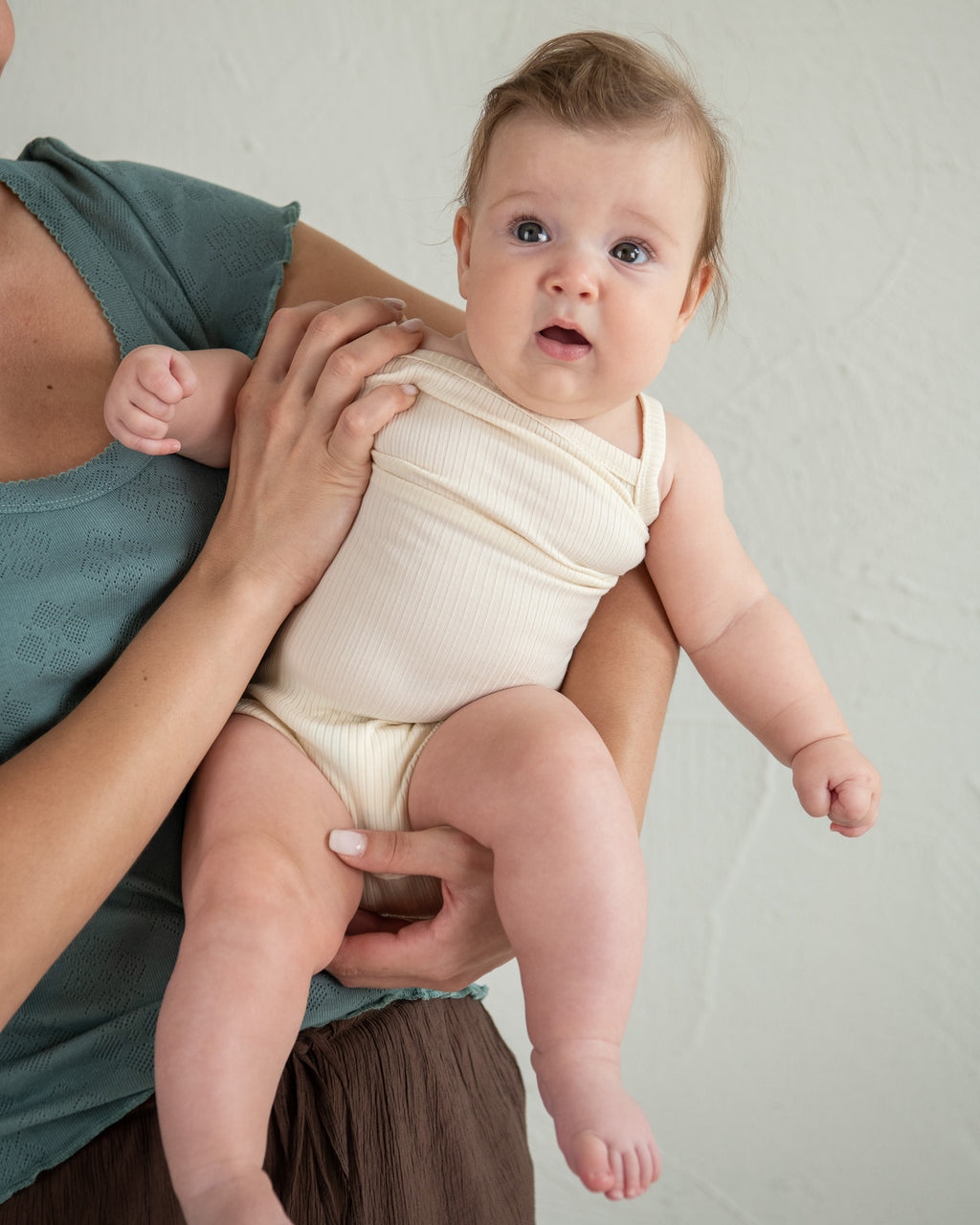 Rebrasti bodi na bretele- krem