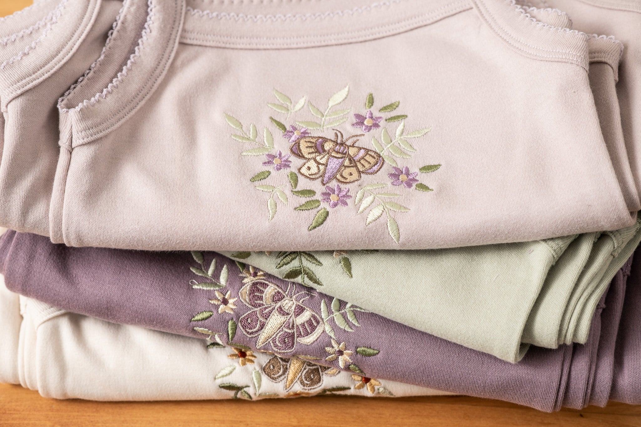 Majica na bretele sa vezom