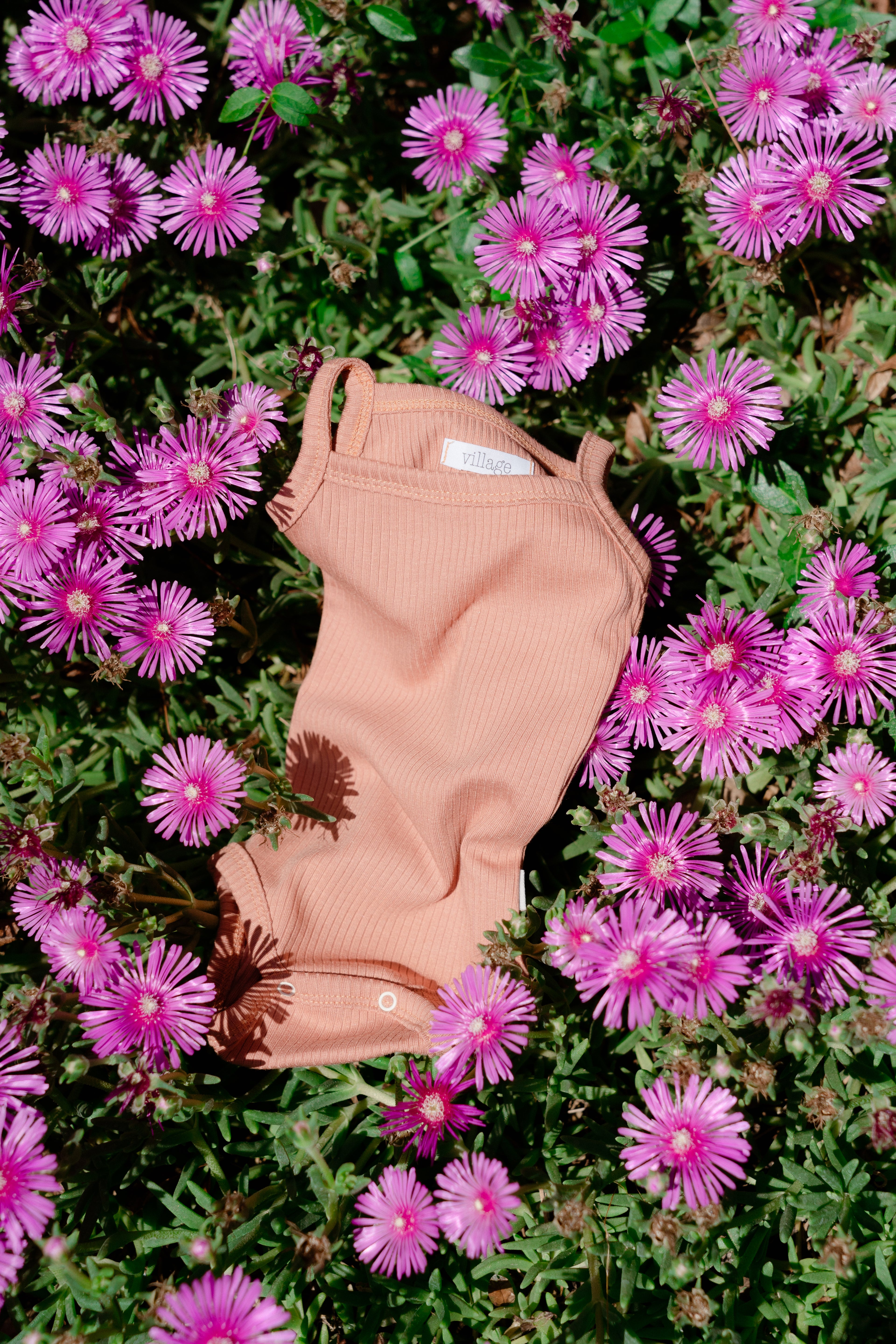 Rebrasti bodi na bretele- breskva