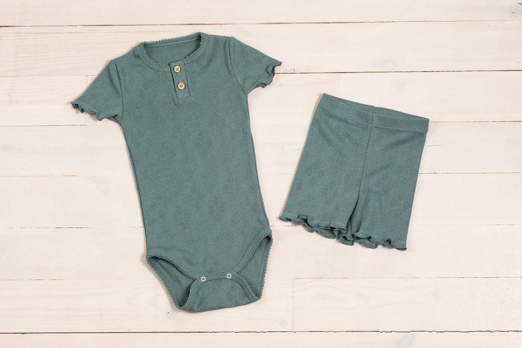 Komplet: Bodi kratkih rukava i šorts